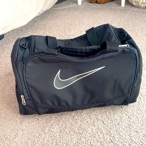 Nike Brasilia 5.0 Training Duffel Gym Bag